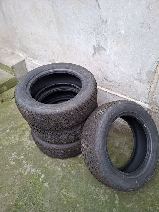Vând cauciucuri de iarnă 215/55/R16