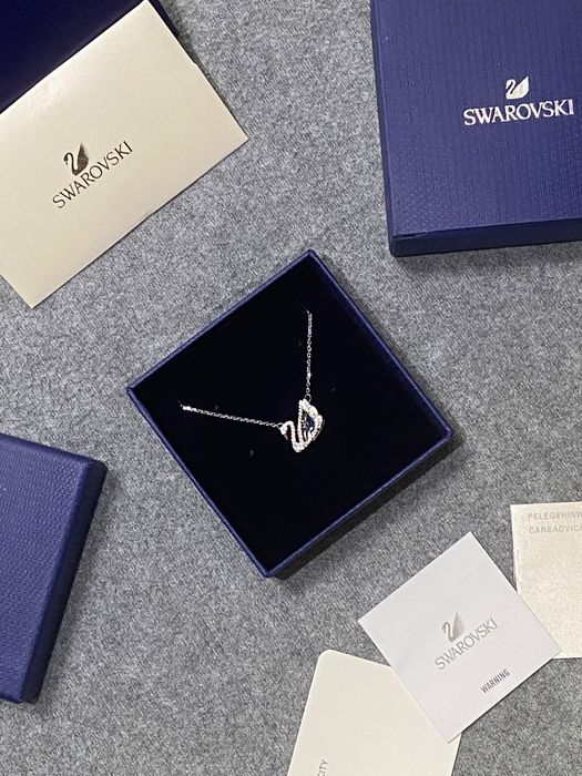 Dancing swan Swarovski necklace