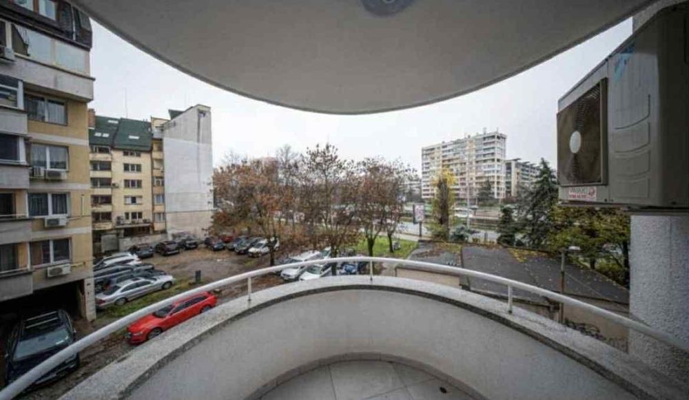 Дава се под наем Тристаен апартамент в София, Стрелбище - 100 кв.м за 896.58 € - Снимка #9