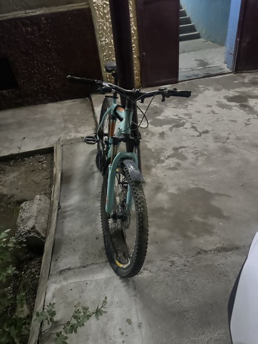 Velik sotiladi velosiped