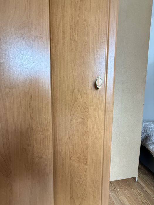 Продам угловой шкаф