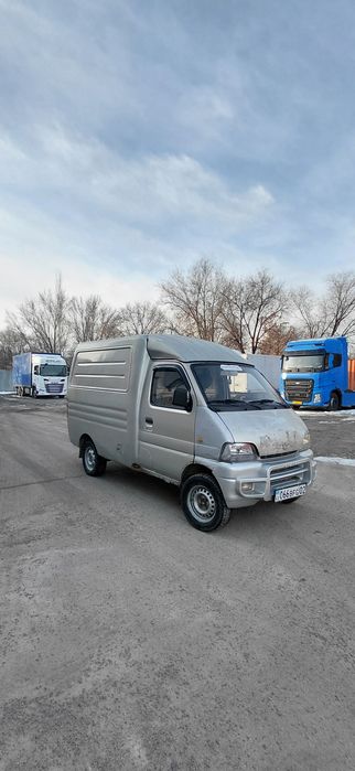 Грузовая машина для доставки