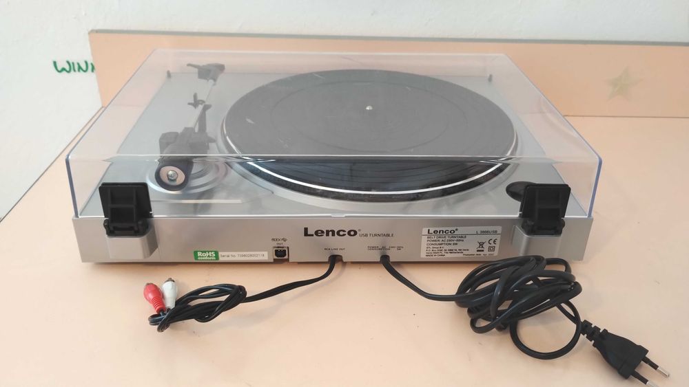 pt discuri vinil pickup Lenco 3866USB cu preamplificator incorporat