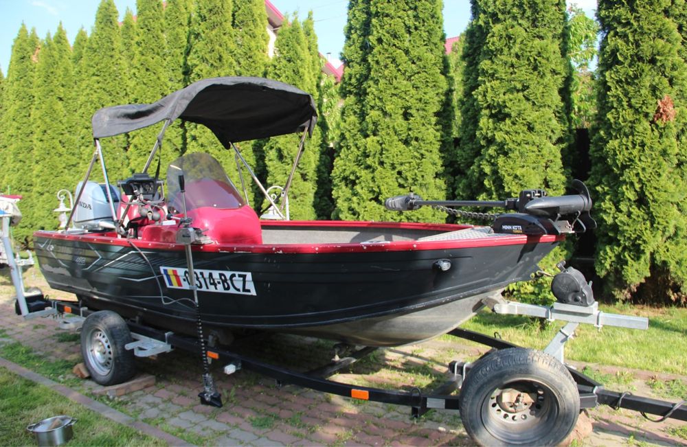 Salupa Furseal 425, model 2022 cu motor Honda 60 CP Botosani • OLX.ro