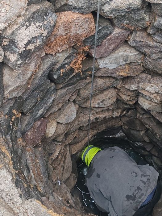 Curățim fântâni adâncime