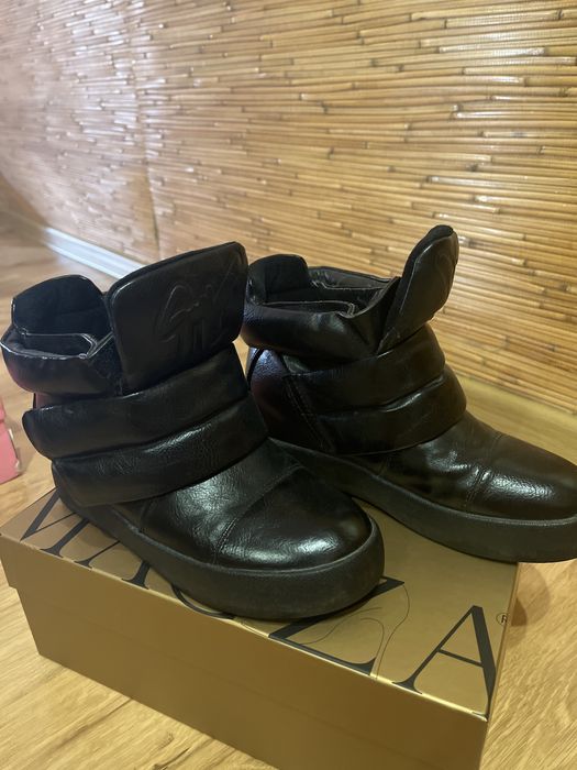 Продам демисезонные ботники р 35