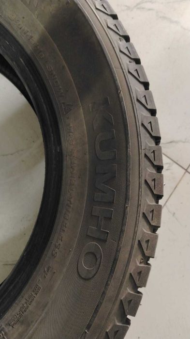 Продам шины KUMHO 225х65х17