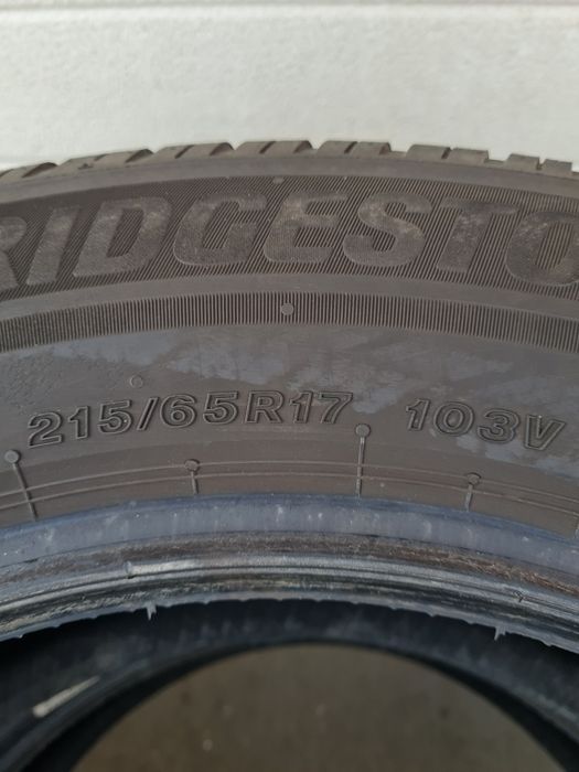 Зимни гуми 2 броя BRIDGESTONE Blizzak6 215 65 R17 дот 2924