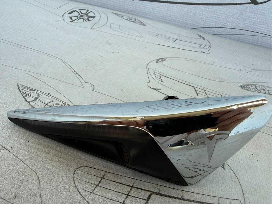 Cameră / Semnalizator Aripă Față Dreapta Cromat Tesla Model X 2015-2021 Cod OEM 1125107-00-C (5D2)