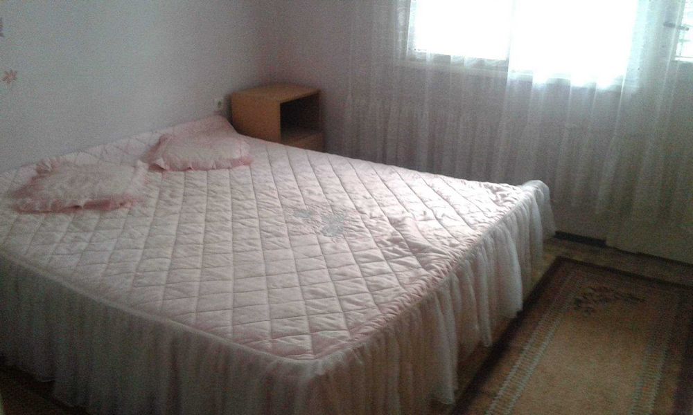 Дава се под наем Двустаен апартамент в Пловдив, Христо Смирненски - 65 кв.м за 234.6 € - Снимка #1