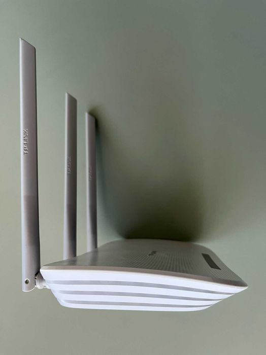 Продавам 300 Mbps wireless N router TP-LINK