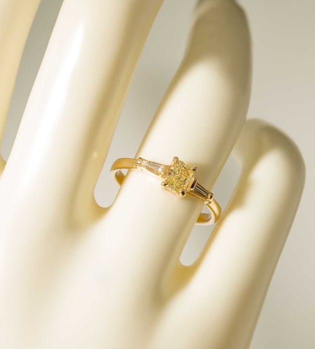 Пръстен с жълт диамант – ръчна изработка от 14K злато
