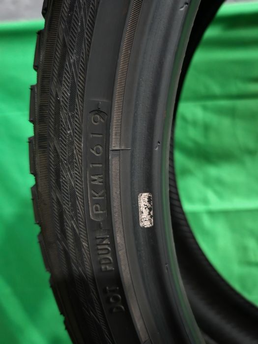 245/40R21 Yokohama stare foarte buna