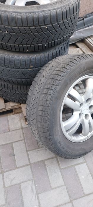 Jenți originale cu anvelope M+S Hyundai Tucson