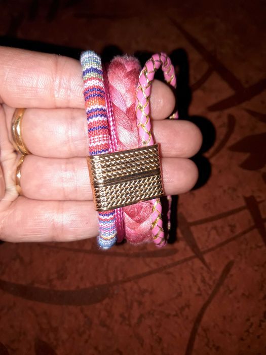 Продавам НОВИ ДАМСКИ ЧАСОВНИЦИ, 2 броя с ГОЛЯМА отстъпка