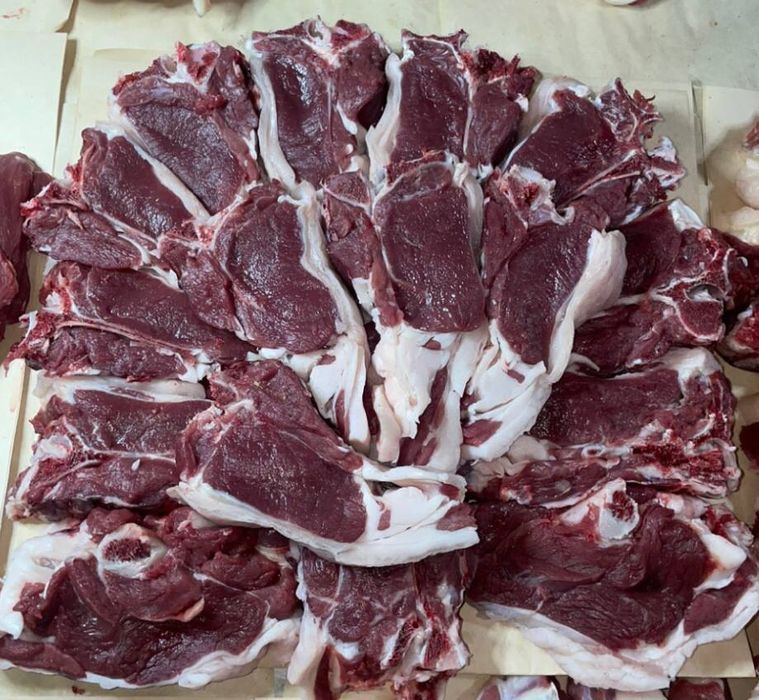 Qoylar sotiladi qurbonlikka