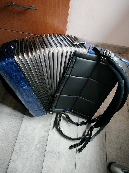 Acordeon 96 bași nou
