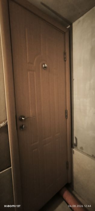 Продавам интериорни врати с каса и первази с дръжки и брави 4 броя