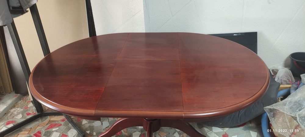 Круглый стол деревянный