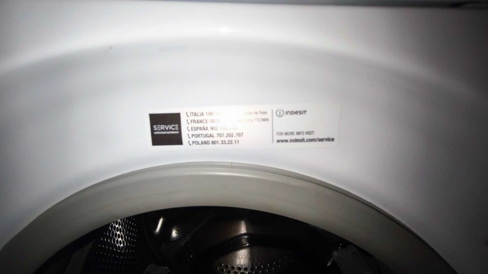Продавам пералня Indesit
