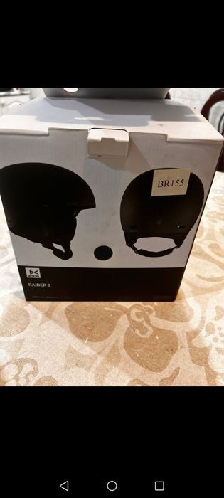 Срочно  Лыжные ботинки и шлемы – взрослые и детские, отличное состоян