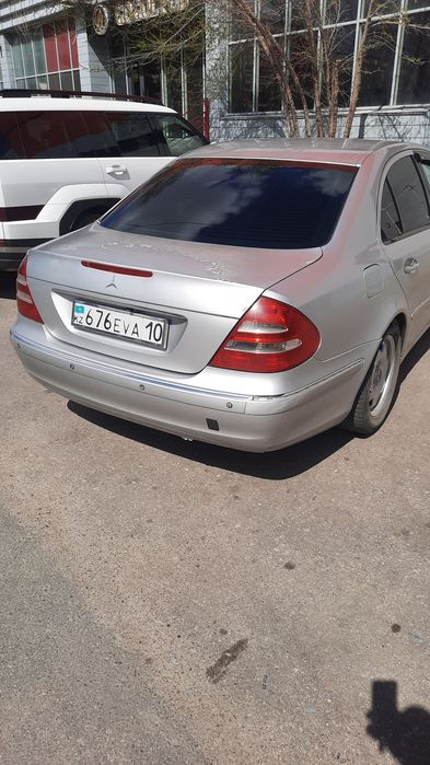 Мерседес     211