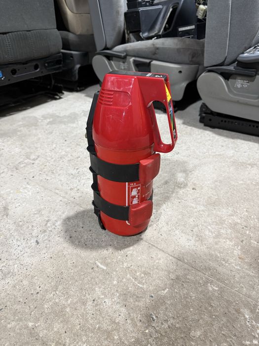 Огнетушитель (Gloria) на BMW e34