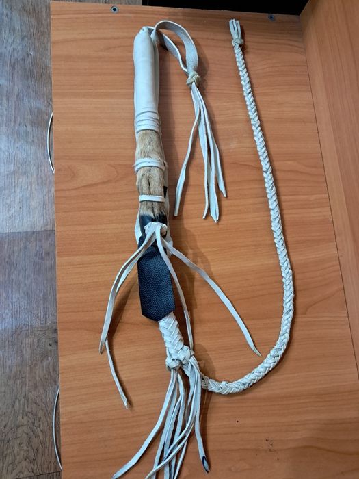 Қамшы қолдан өрілген