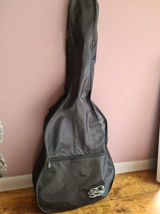 Продается гитара Alau + чехол