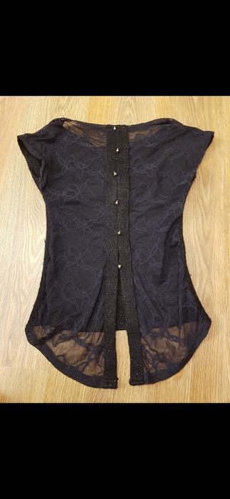 Bluza neagra cu funda si dantela