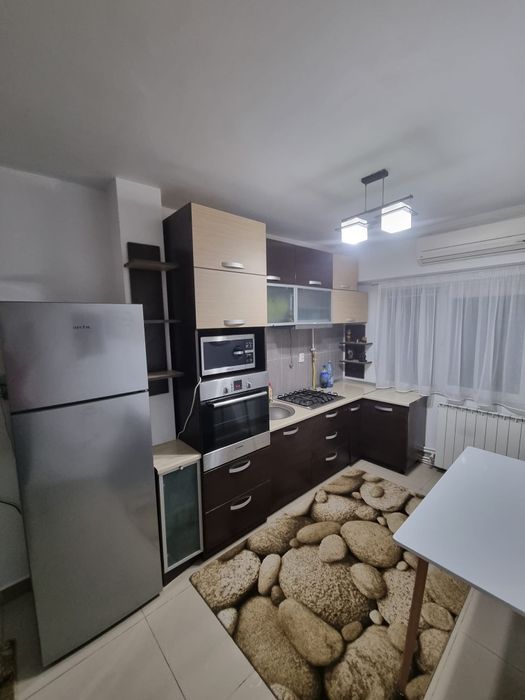 Ofer apartament 2 camere spre inchiriere
