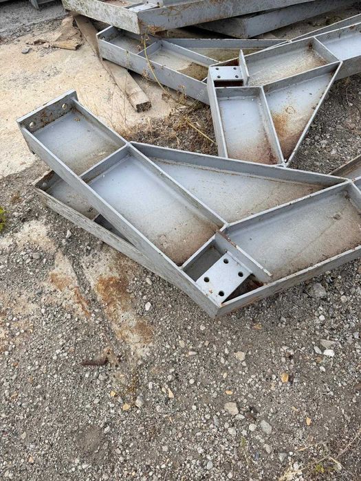 Vand structura metalica facuta la surub in uzina, 10mx36mx12m inaltime stalpi si ferme din i240, pane de lagatura i160, noua nemontata