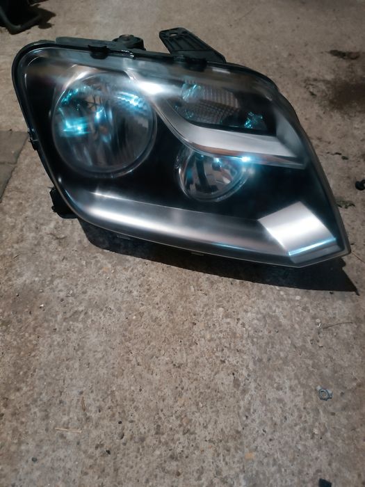 Far Amarok Volkswagen Amarok Far Skoda Octavia3 piese motor 1.6tdi lampa far Volkswagen Amarok lampa far Skoda Octavia3 halogen full xenon piese motor