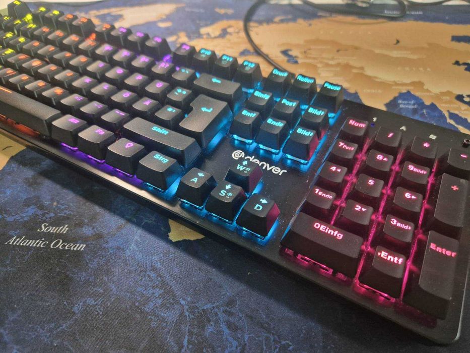 Геймърска клавиатура DENVER Gkk-330 DE 100% механична