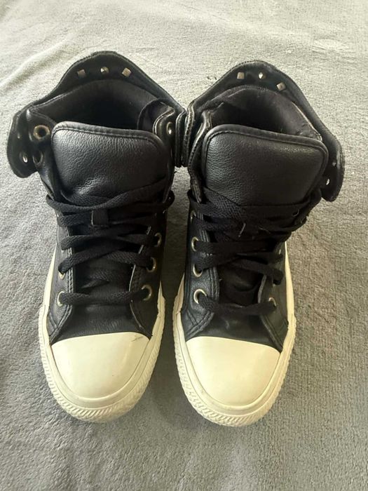 Vand   2 perechi ghete CONVERSE 37,5