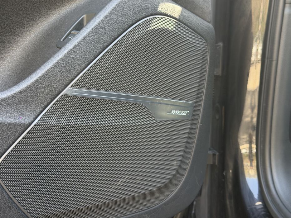 Audi Q7 etron S- line / MATRIX