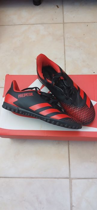 Детски футболни обувки