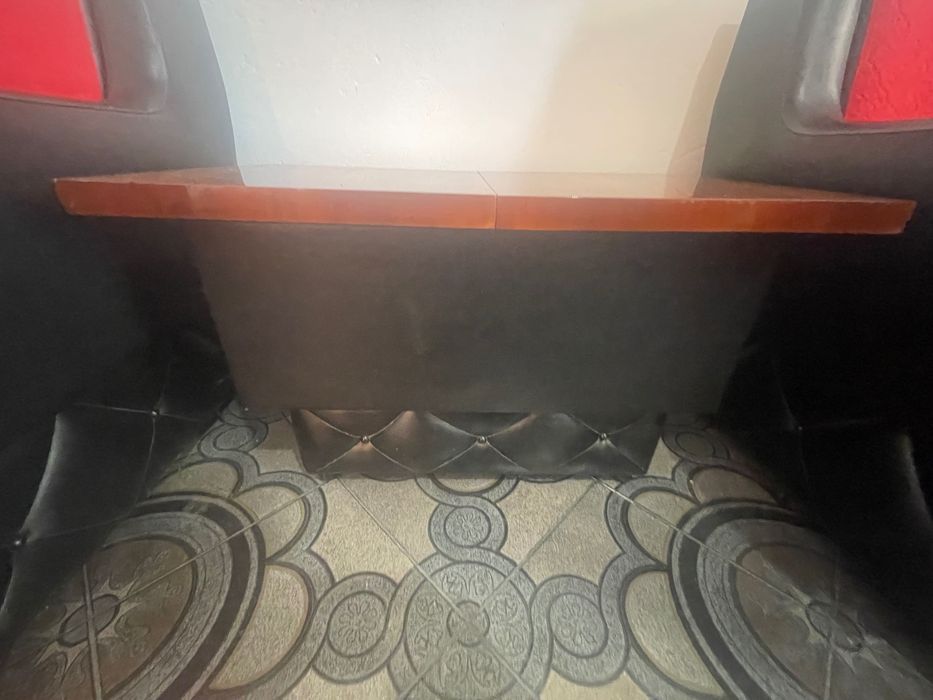 Canapea fotolii tabureți masută