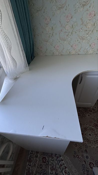 Письменный стол