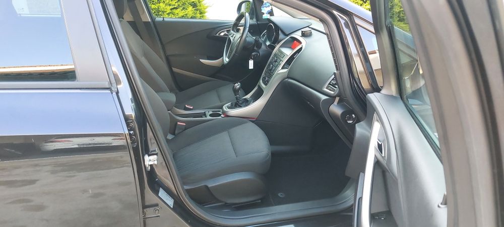 OPEL ASTRA J -1.4 TURBO ‼️Benzina +GPL( Gaz)‼️ Klima -An 2012‼️