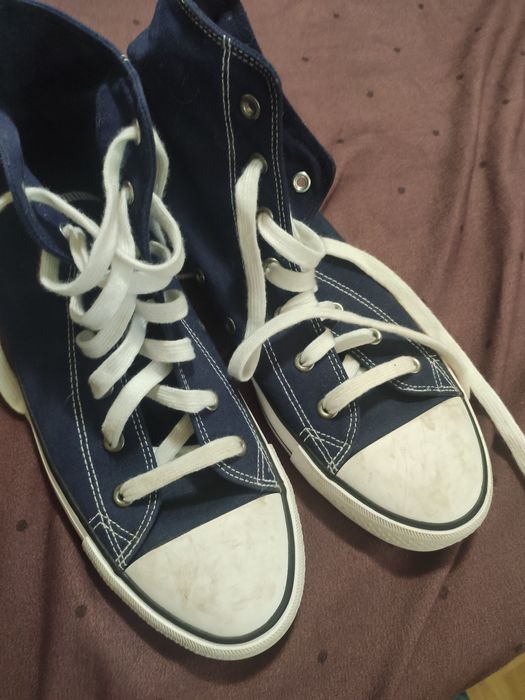 Converse . Marime 41-42