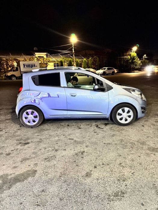 Chevrolet spark.