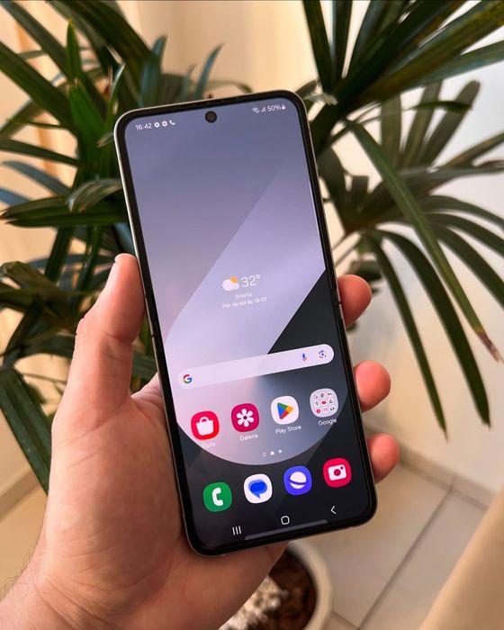 Samsung Z Flip 6 holati yengdek