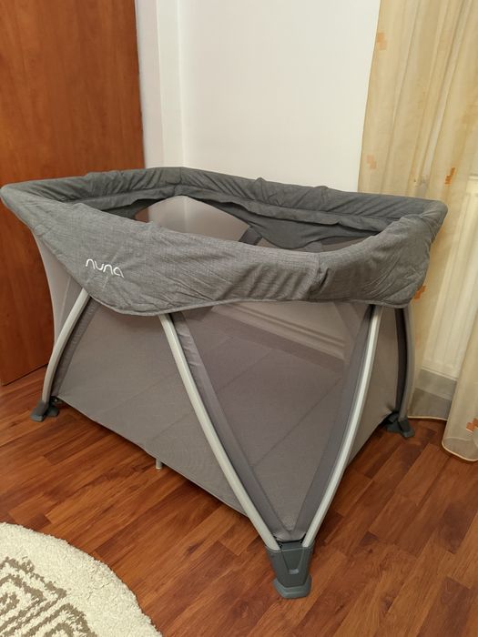 Pachet: Pătuț Nuna Sena Aire (Frost) + Cearceaf Impermeabil Nuna