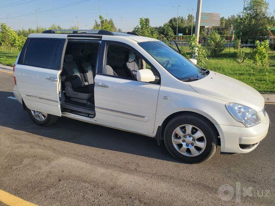 Автомобиль Киа Карнивал