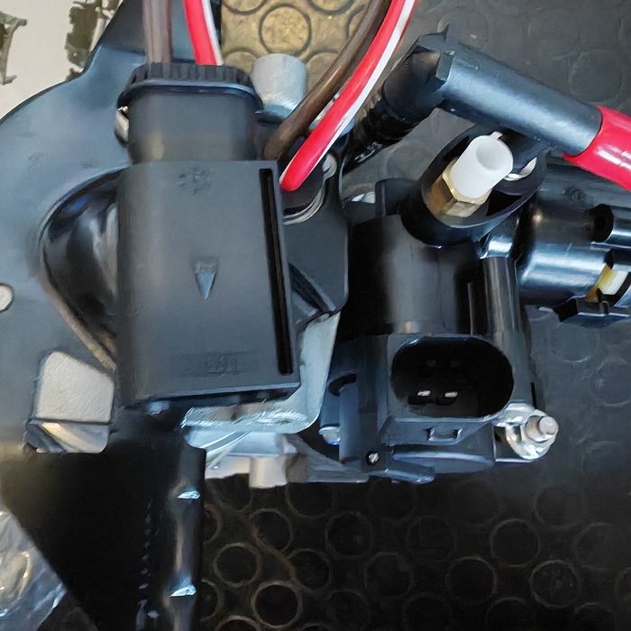 Compresor suspensie perne Mercedes cls w219 sau e class w211