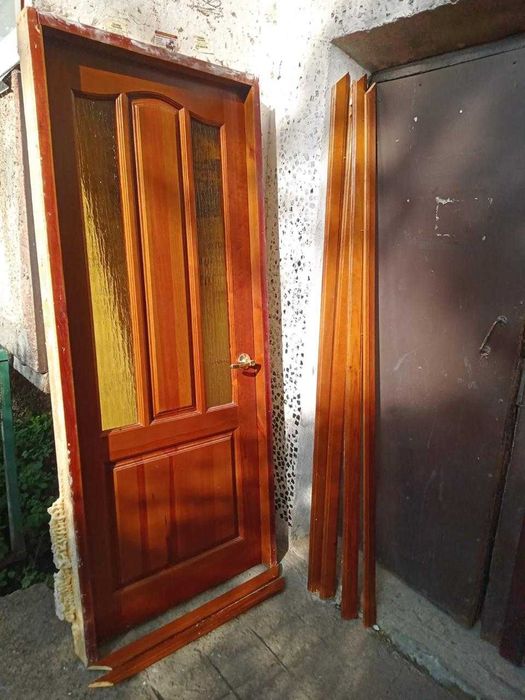 Продам деревянные межкомнатные двери
