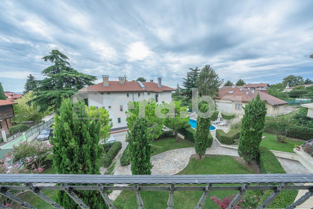 Дава се под наем Тристаен апартамент в Варна, м-т Траката - 100 кв.м за 228000 € - Снимка #15