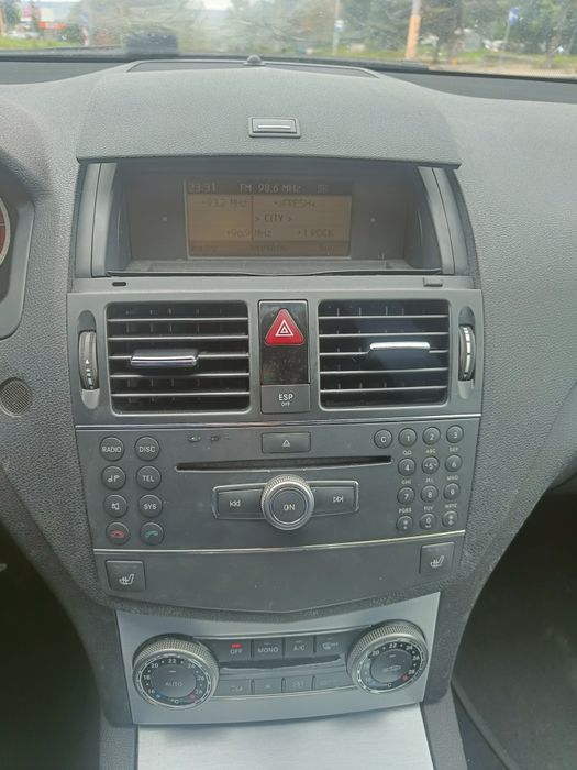 Продавам Comand с малка навигация за Мерцедес Ц класа W204