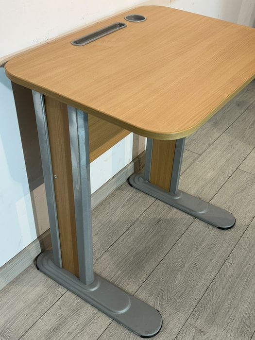 10 Buc. Masă de Lucru 70X50 cm, cu Structură Metalică și Agățătoare Ghiozdan; Bancă Școlară; Mic Birou